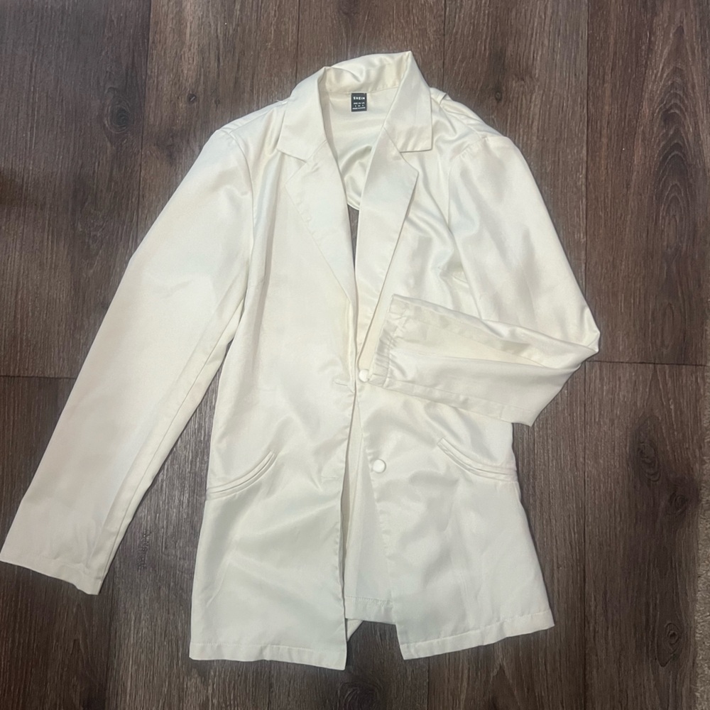 Off white open back fashion blazer